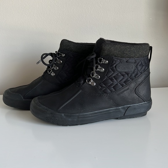 Women’s Keen Winter Boots - Picture 2 of 4